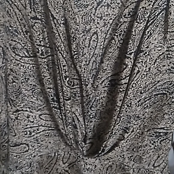 Like New Nicola Small/Medium Tan Black Design Lon Sleeves Top - Picture 3 of 9